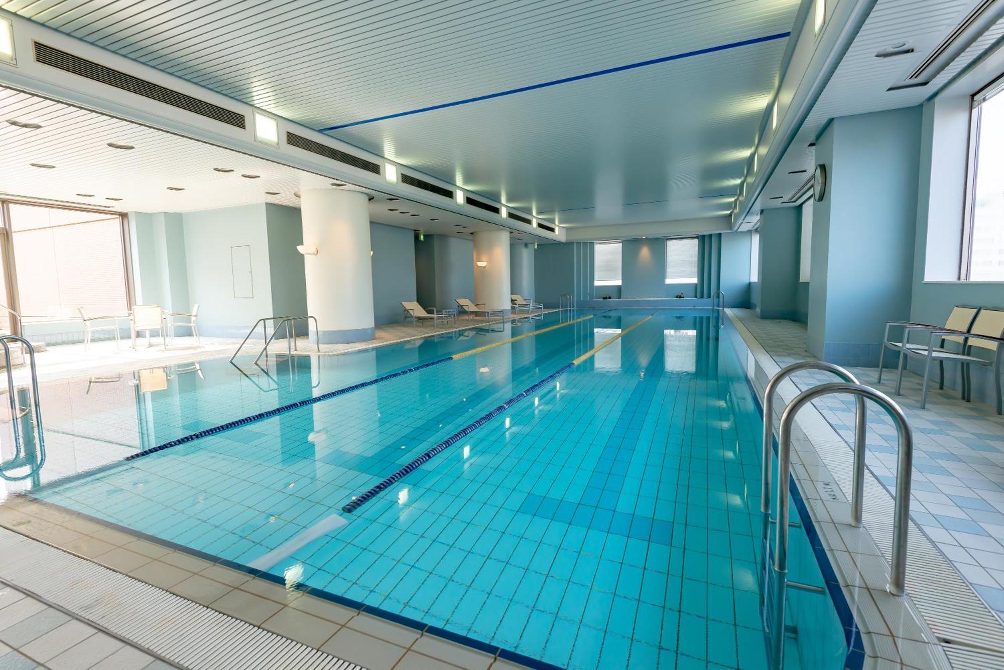 פוקואוקה Hotel Okura Fukuoka מראה חיצוני תמונה Indoor pool