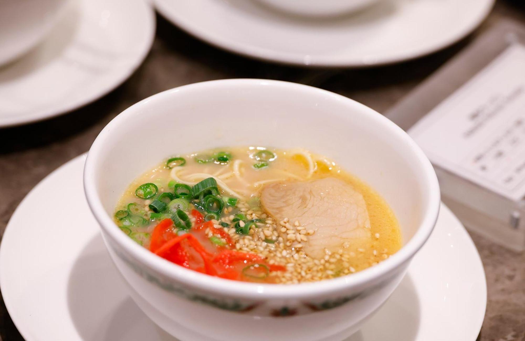 פוקואוקה Hotel Okura Fukuoka מראה חיצוני תמונה A bowl of egg soup