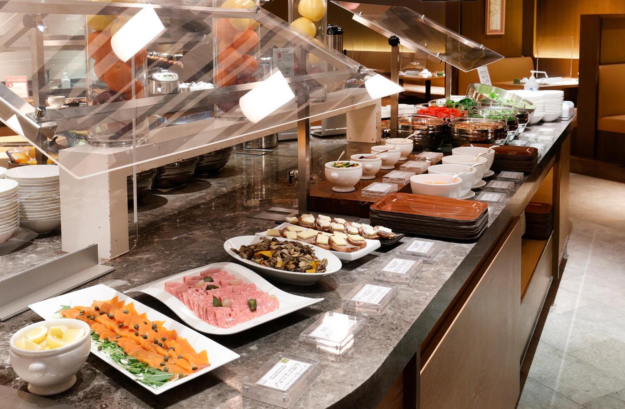 פוקואוקה Hotel Okura Fukuoka מראה חיצוני תמונה A buffet at a hotel