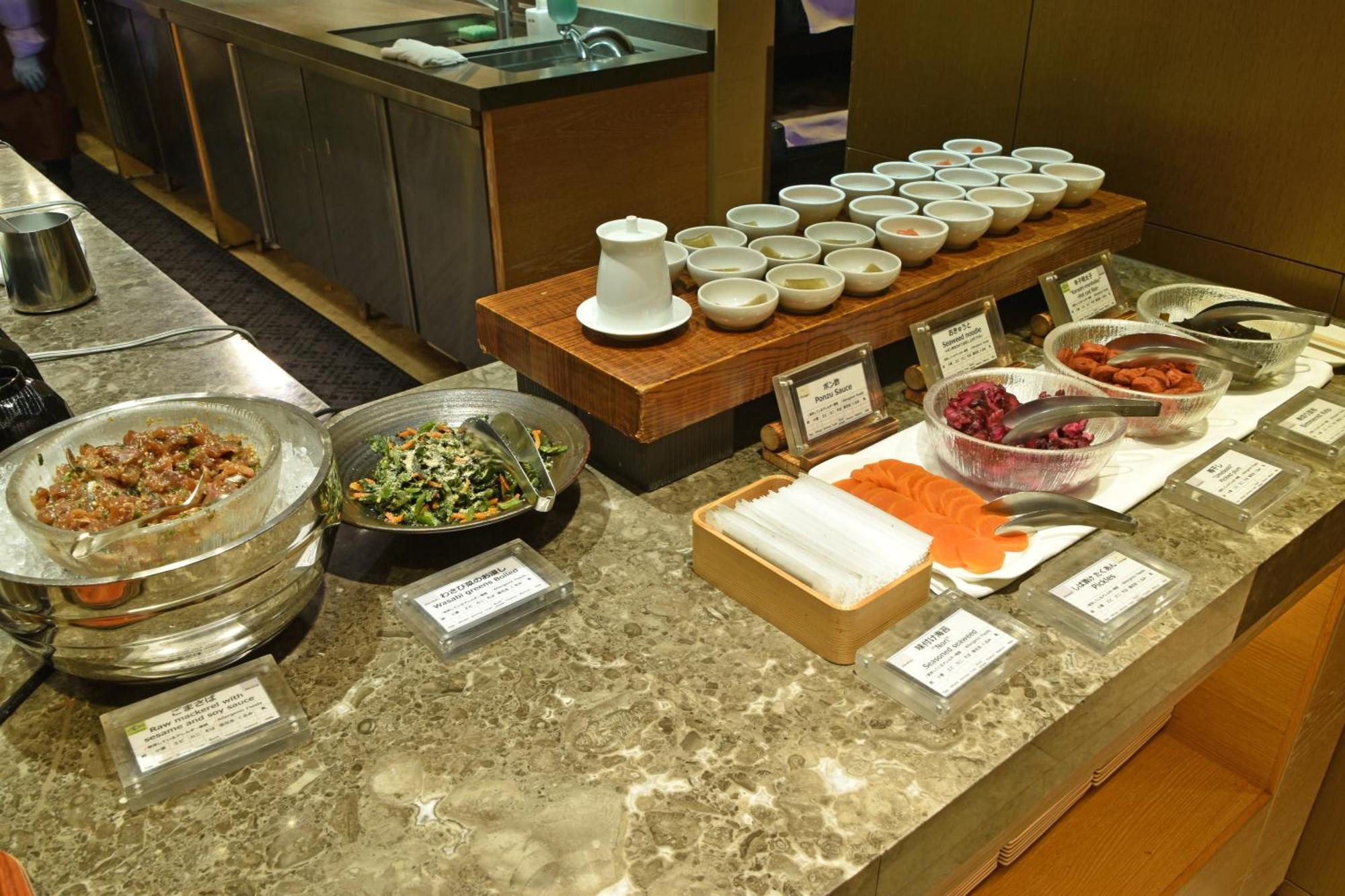 פוקואוקה Hotel Okura Fukuoka מראה חיצוני תמונה A selection of Korean banchan