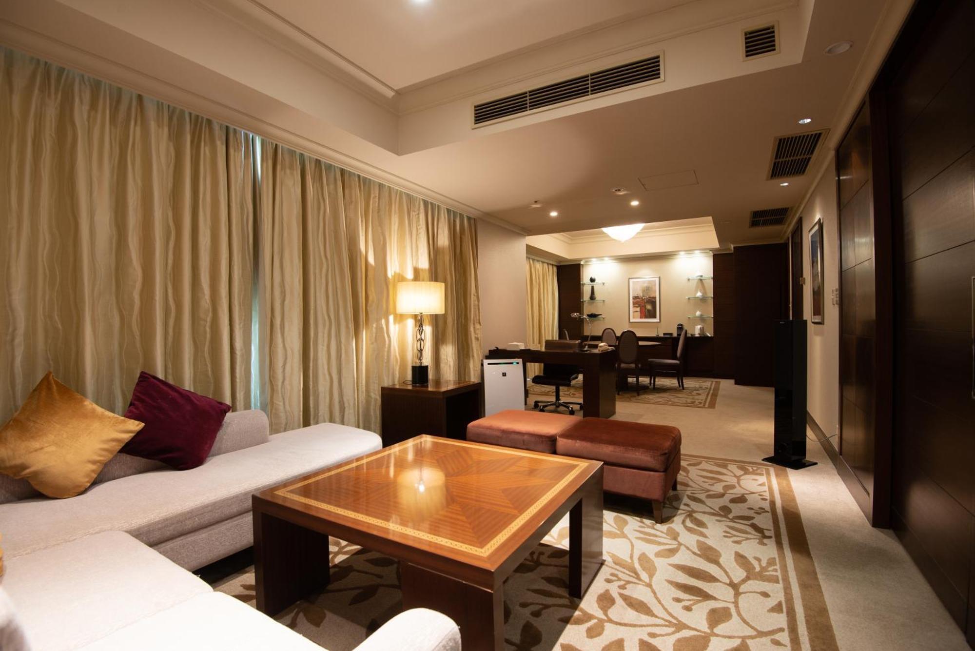 פוקואוקה Hotel Okura Fukuoka מראה חיצוני תמונה A suite at the hotel